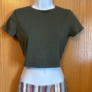 Wild Fable size M green crop Tee